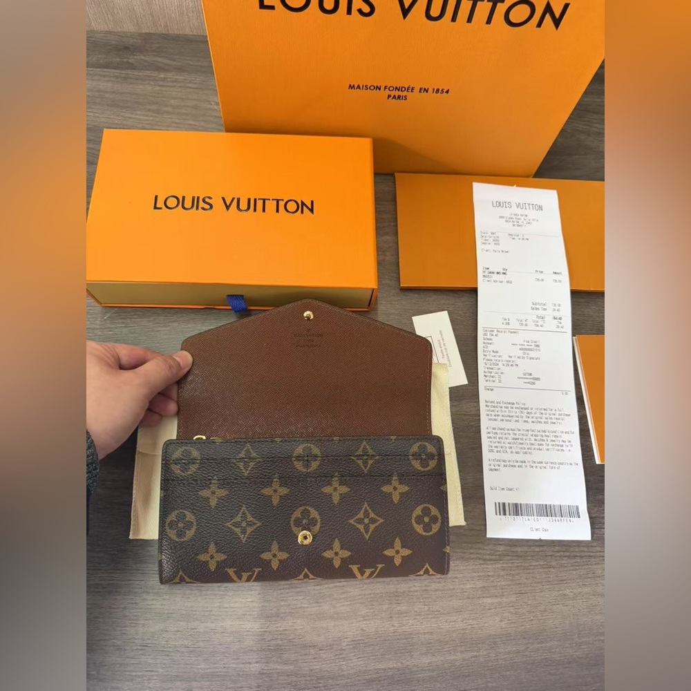 Louis Vuitton Sarah Wallet